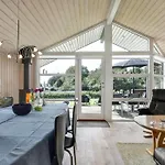 Rathi - 250m From The Sea By Interhome *