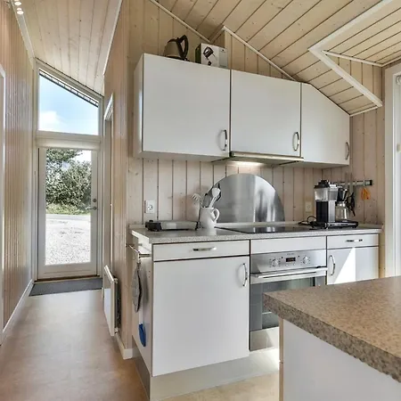 Vakantiehuis Rathi - 250m From The Sea By Interhome Hårby