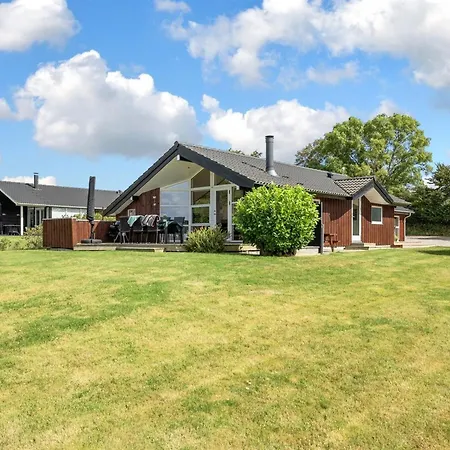 Rathi - 250m From The Sea By Interhome *