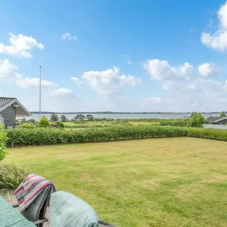 Rathi - 250m From The Sea By Interhome